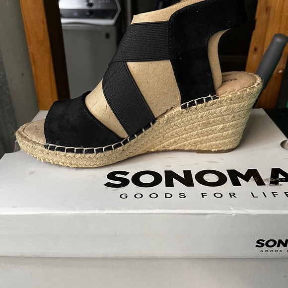 Size 7, Black Summer Strappy Sandals - Picture 1 of 4